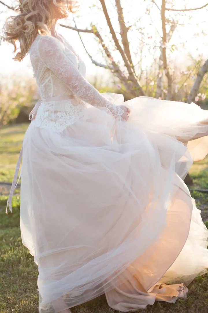 Classic Lace Top Tulle Ball Gown Long Sleeves Wedding Dresses,DB0154