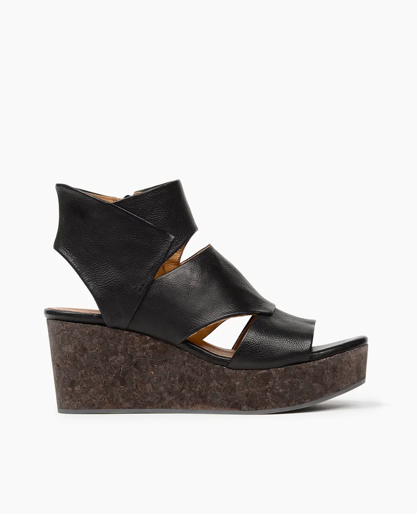 Gia Wedge