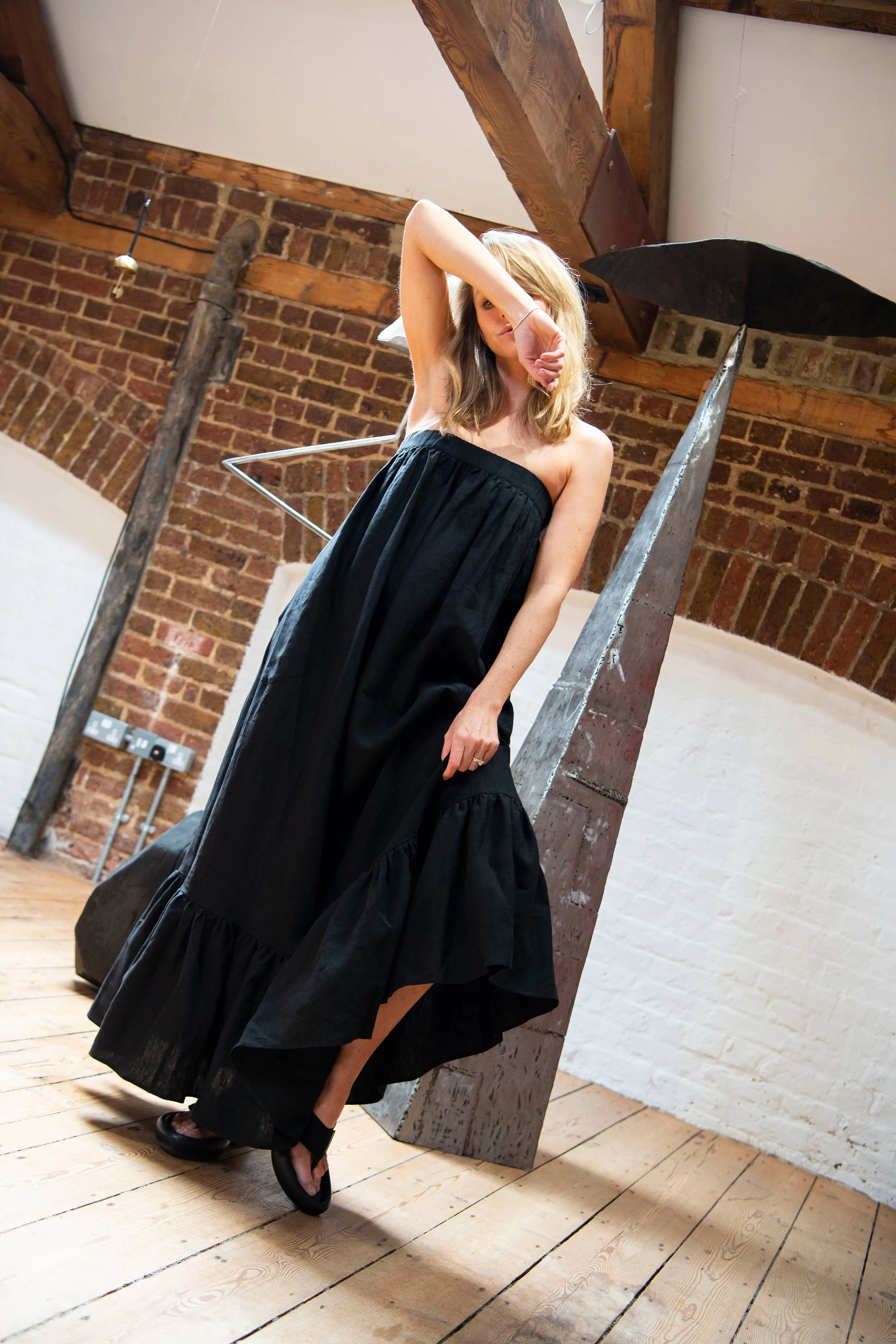 Hera Black Linen Strapless Dress