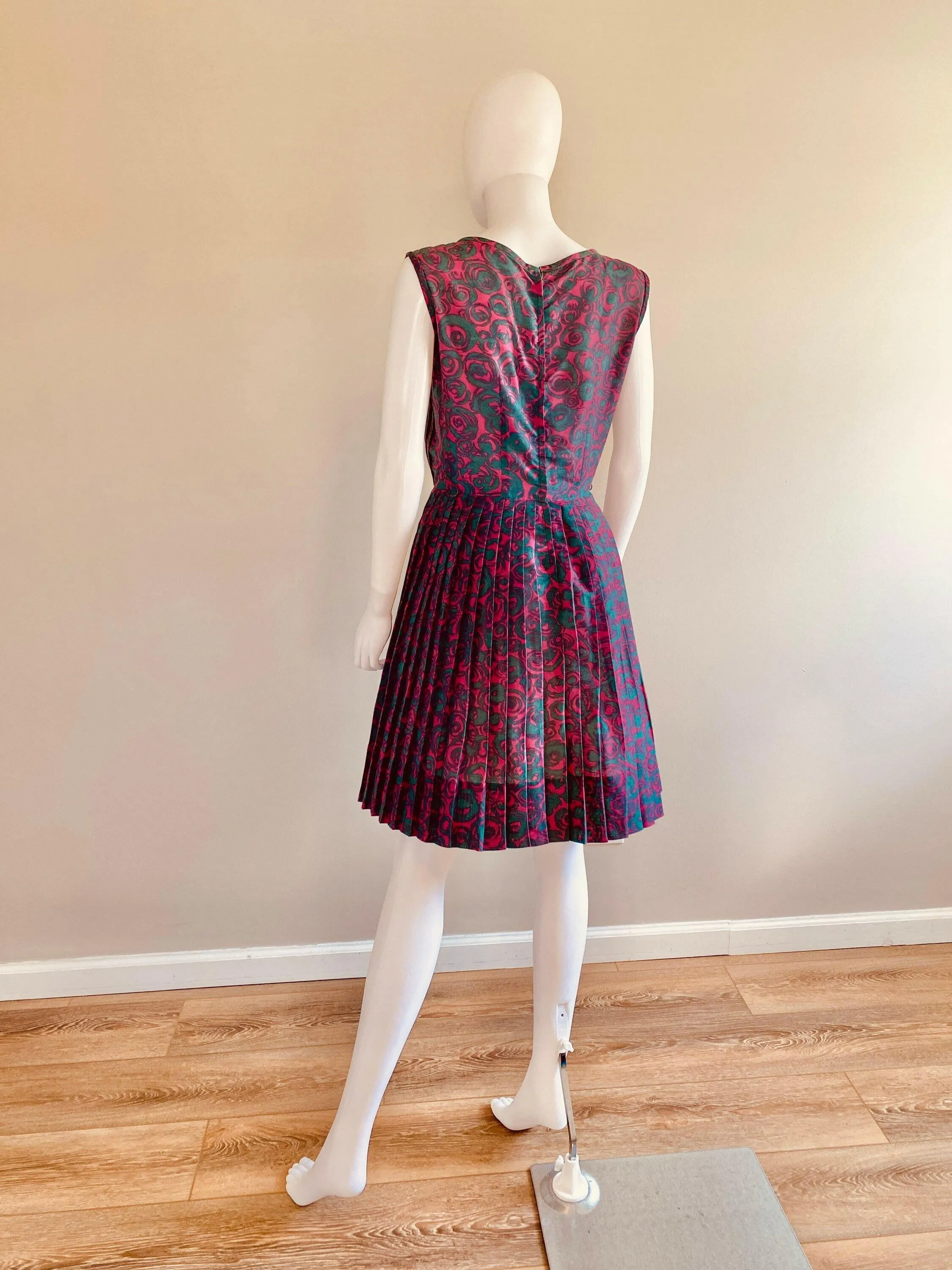 Vintage 1960s Magenta Scroll Print Day Dress /60 retro tuxedo front cotton dress / size S M